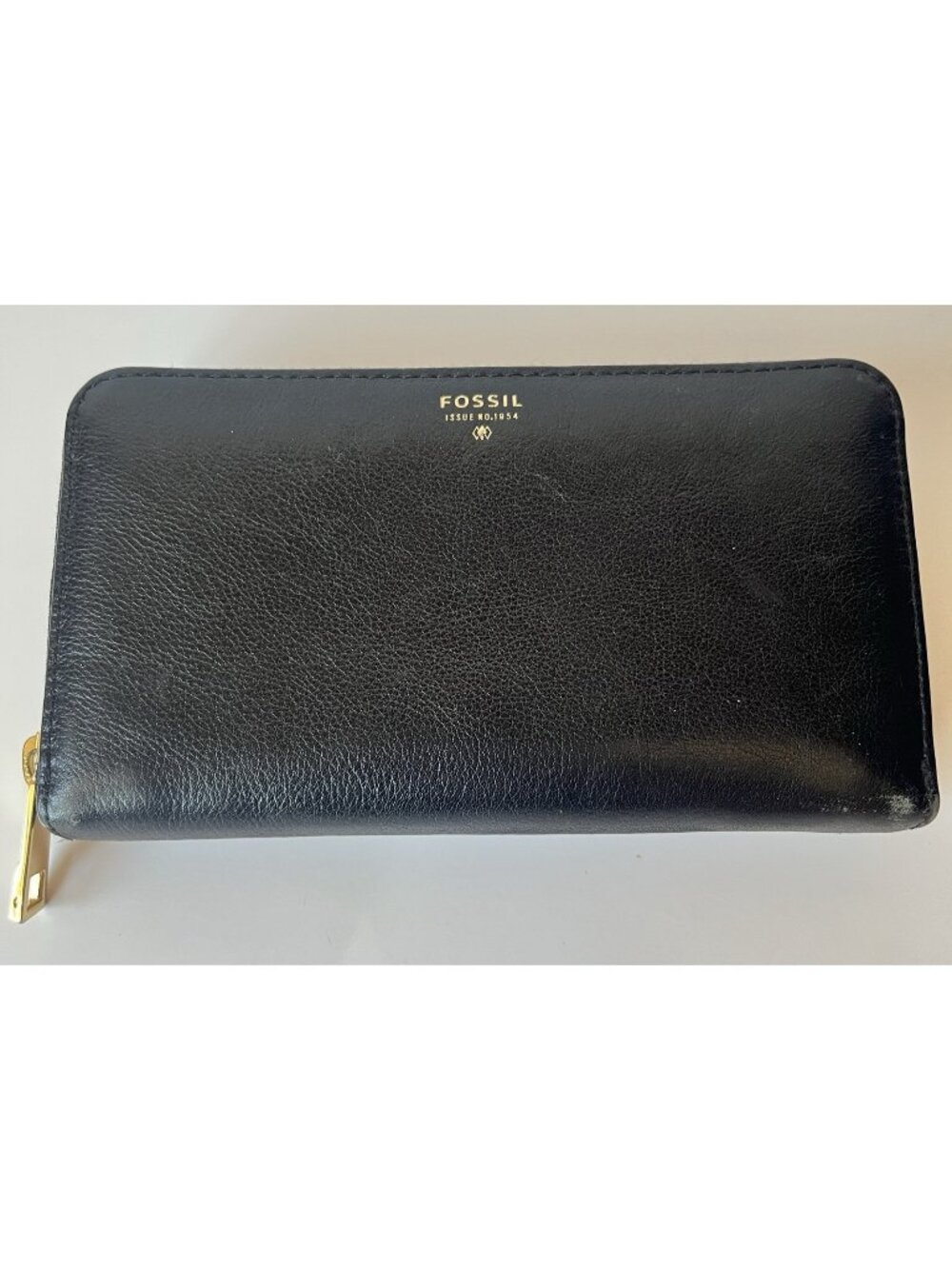 Fossil Black Cowhide Leather Zip Around Wallet Gold Tone Hardware and Logo
